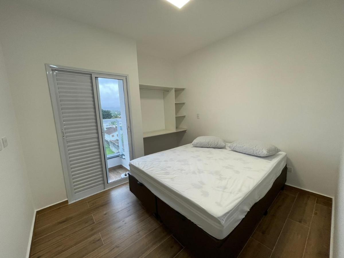 Apartamento Com Piscina No Centro Apartment Убатуба Екстериор снимка