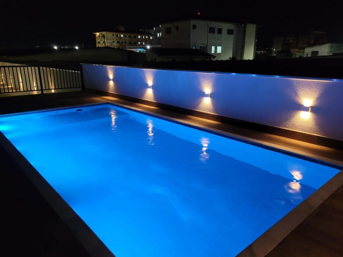 Apartamento Com Piscina No Centro Apartment Убатуба Екстериор снимка