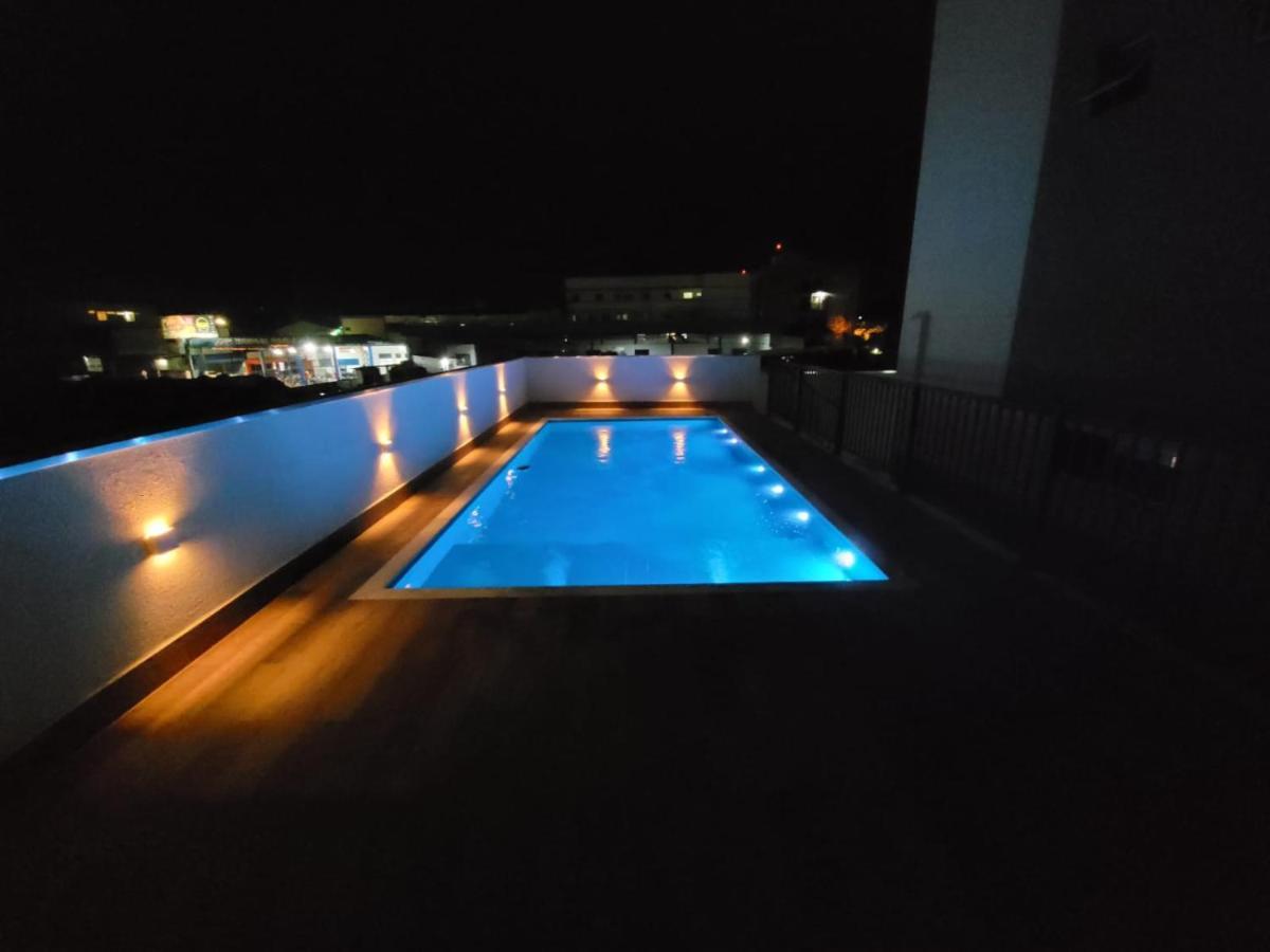 Apartamento Com Piscina No Centro Apartment Убатуба Екстериор снимка