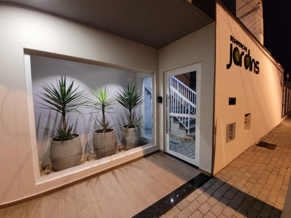 Apartamento Com Piscina No Centro Apartment Убатуба Екстериор снимка